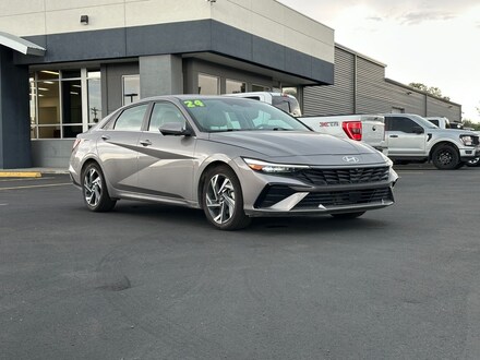 2024 Hyundai Elantra Limited Sedan