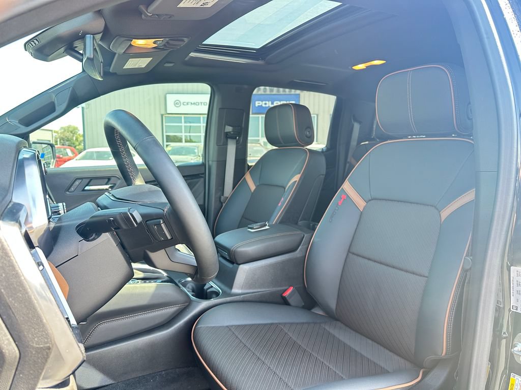 2025 GMC Canyon AT4 - Photo 13