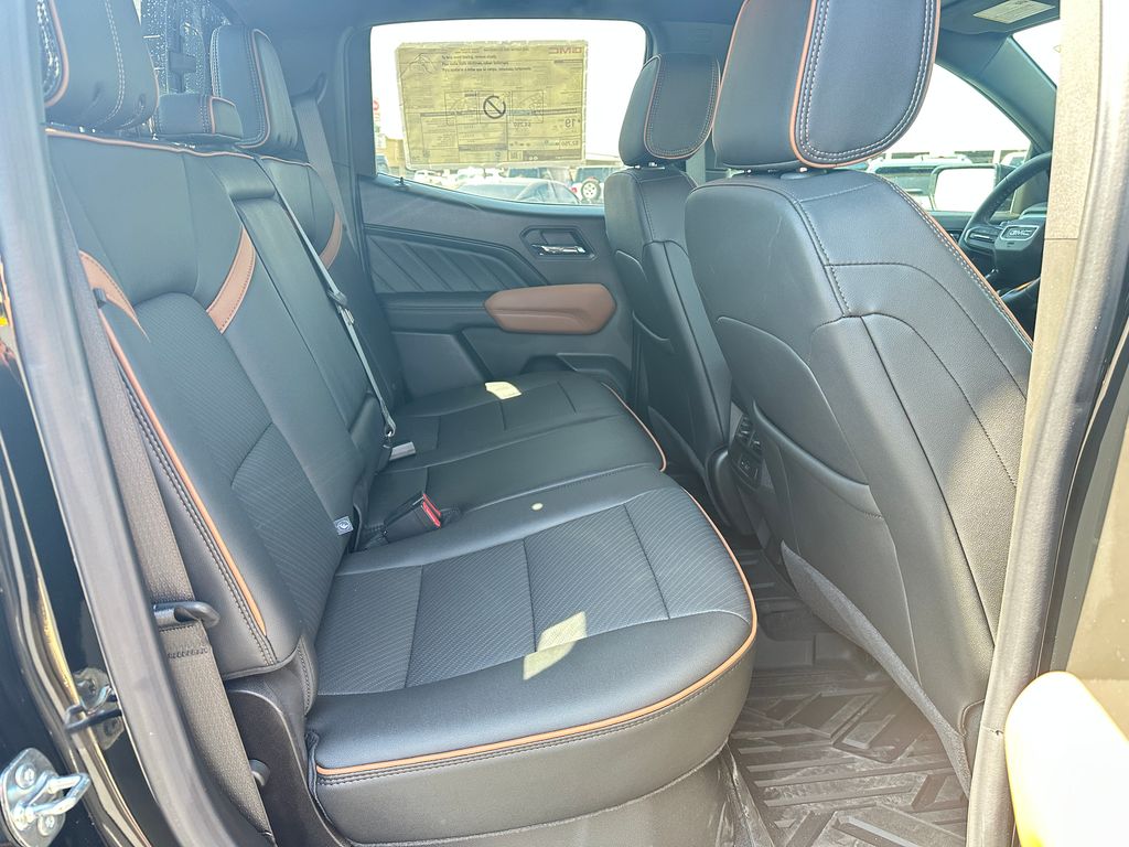 2025 GMC Canyon AT4 - Photo 28