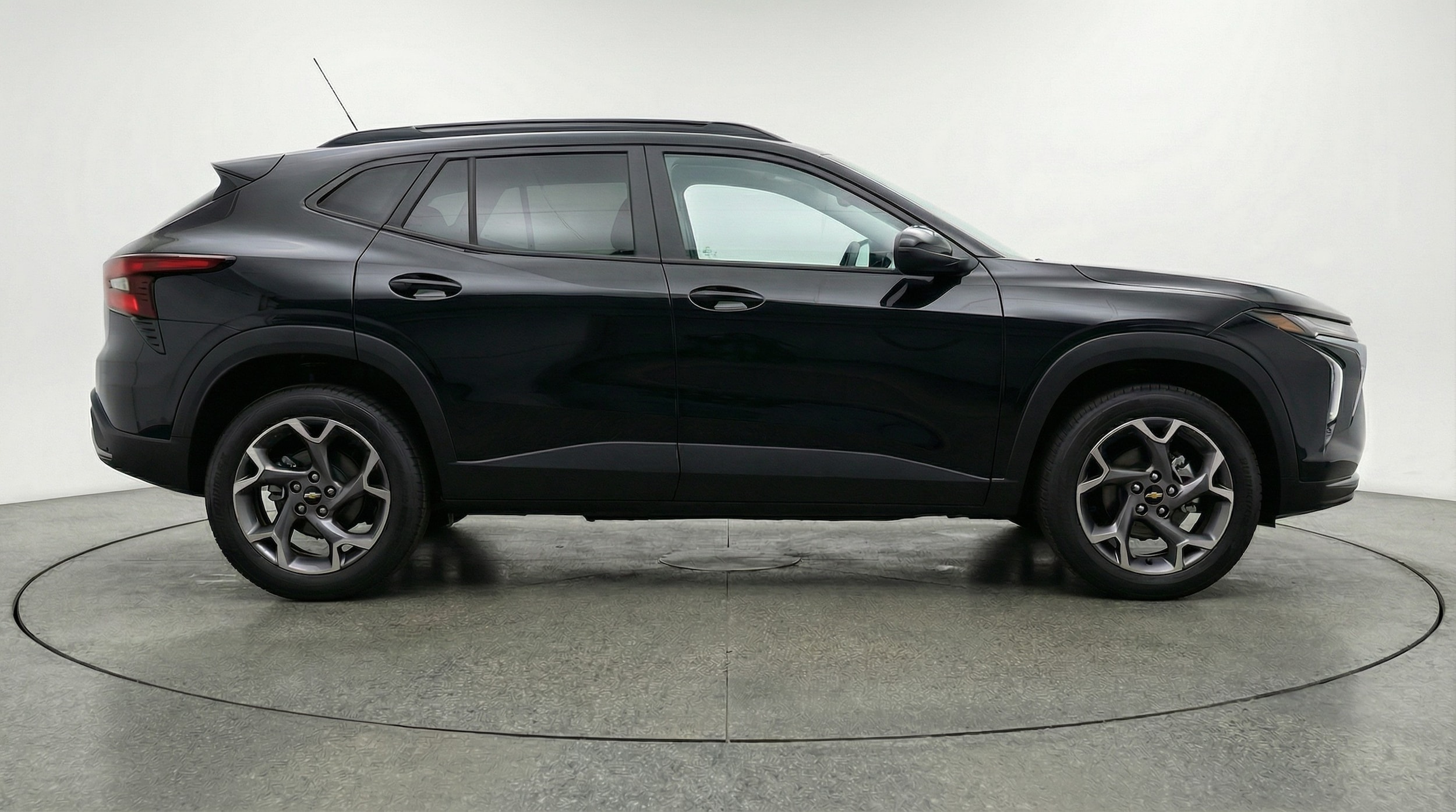 Thumbnail: 2025 Chevrolet Trax - 8