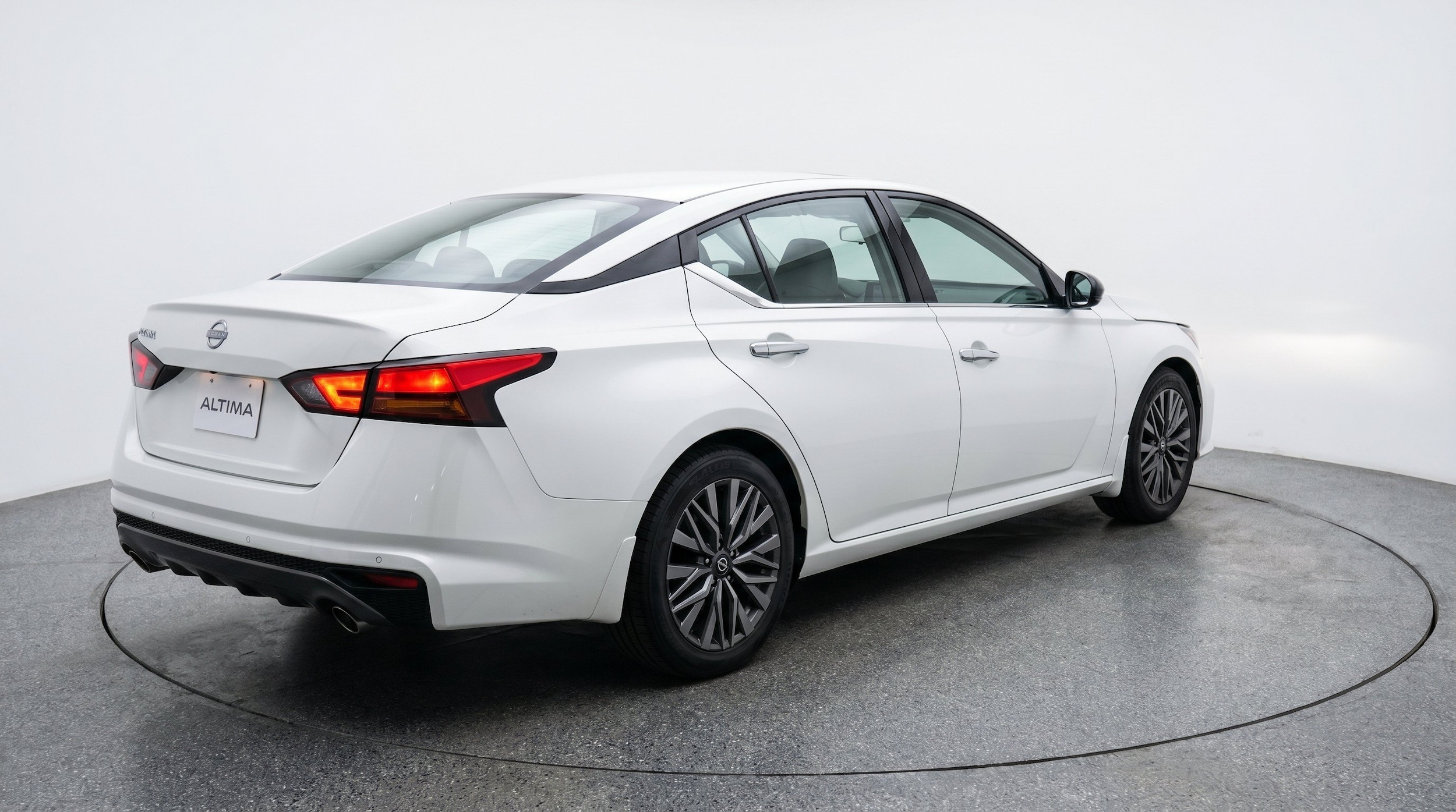 Thumbnail: 2025 Nissan Altima - 9