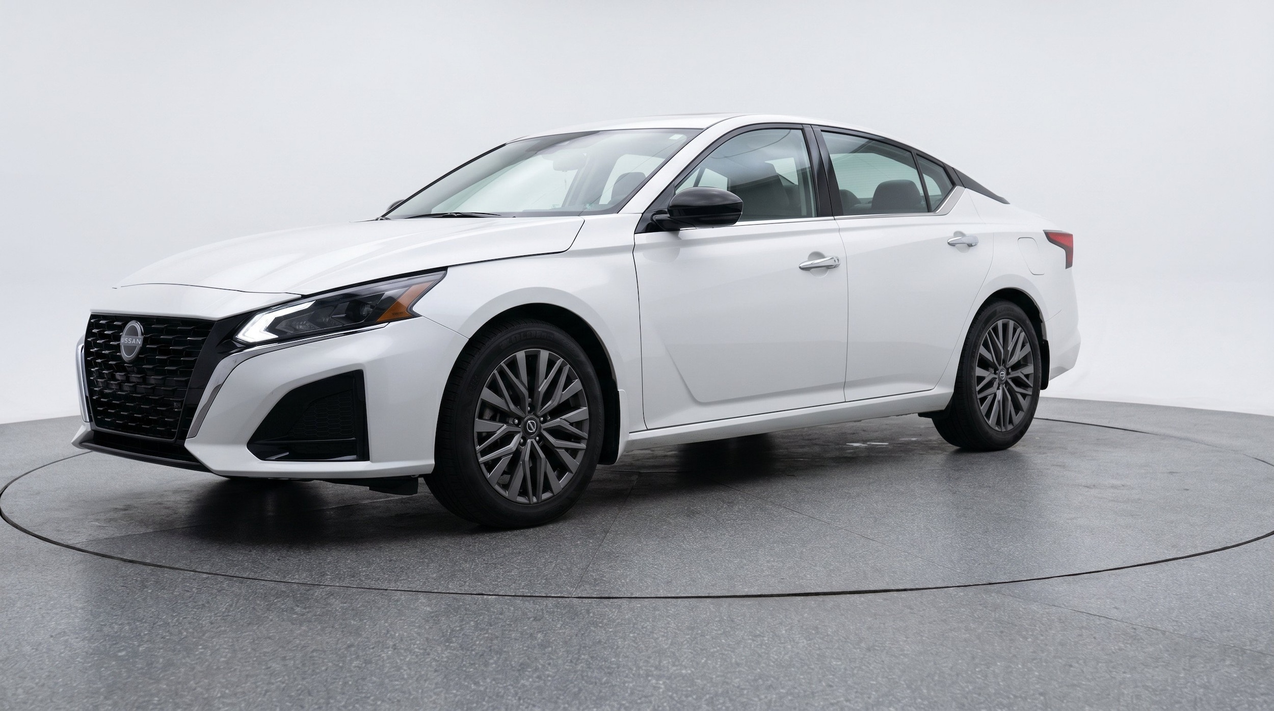 Thumbnail: 2025 Nissan Altima - 3