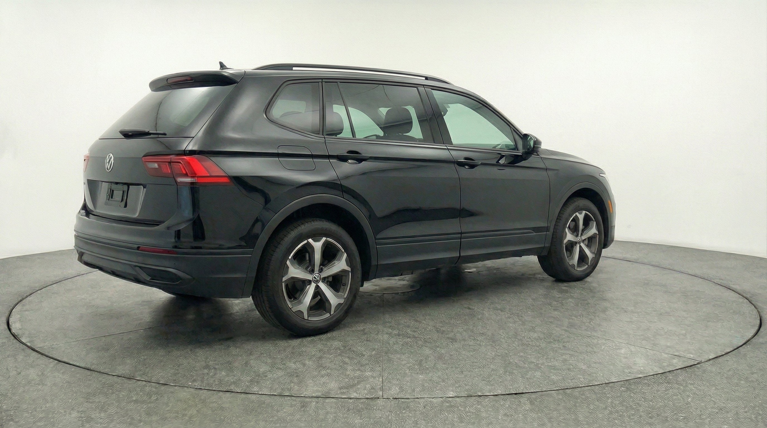 Thumbnail: 2026 Volkswagen Tiguan - 9