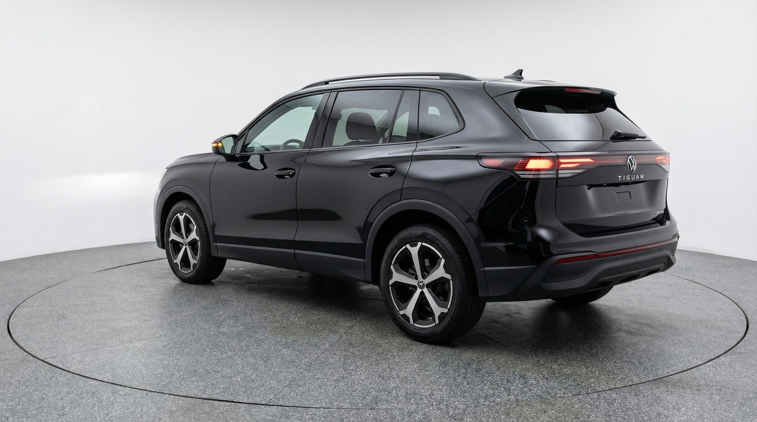 Thumbnail: 2026 Volkswagen Tiguan - 6