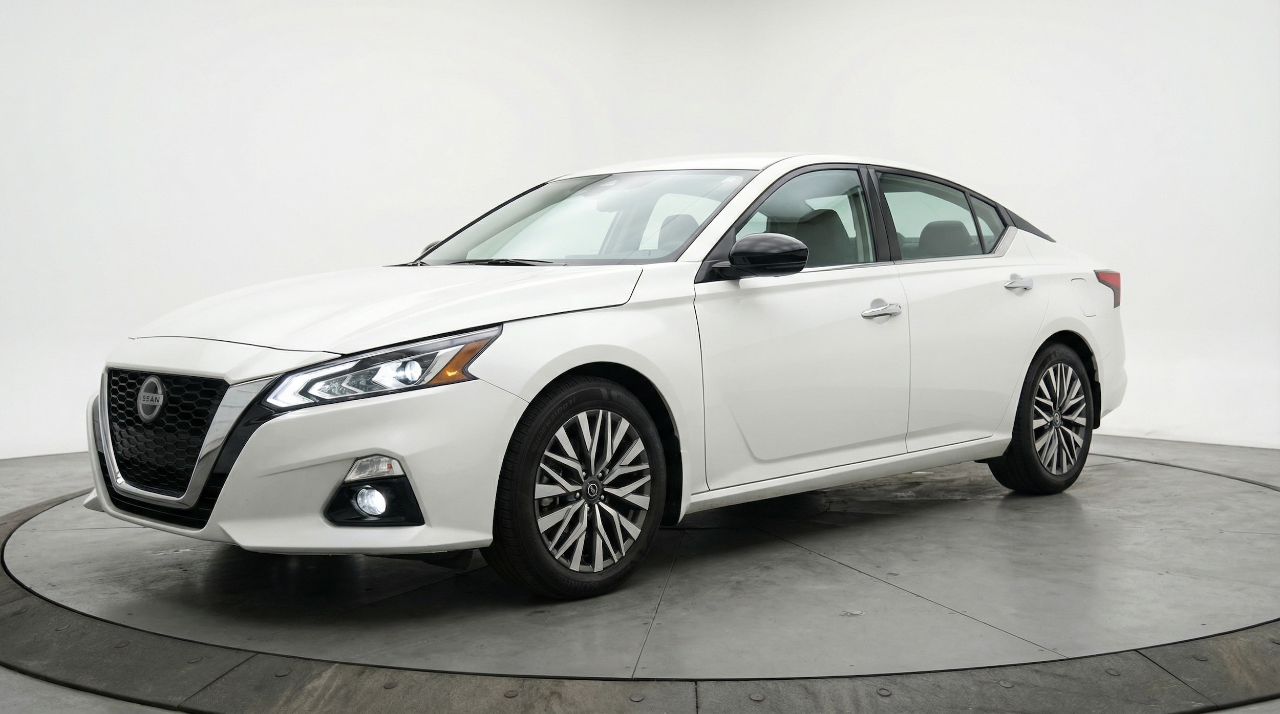 Thumbnail: 2025 Nissan Altima - 3
