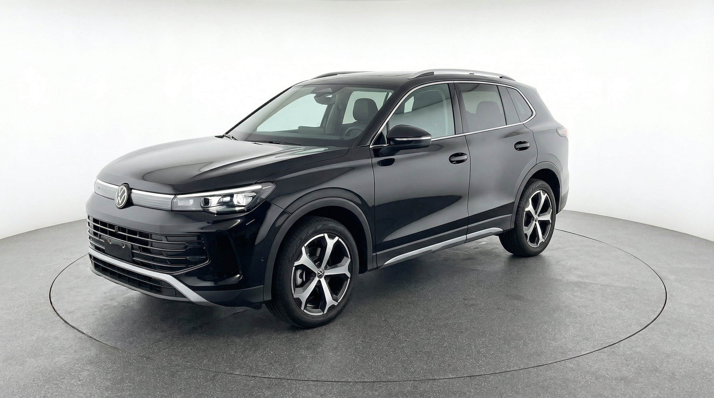 Thumbnail: 2026 Volkswagen Tiguan - 3