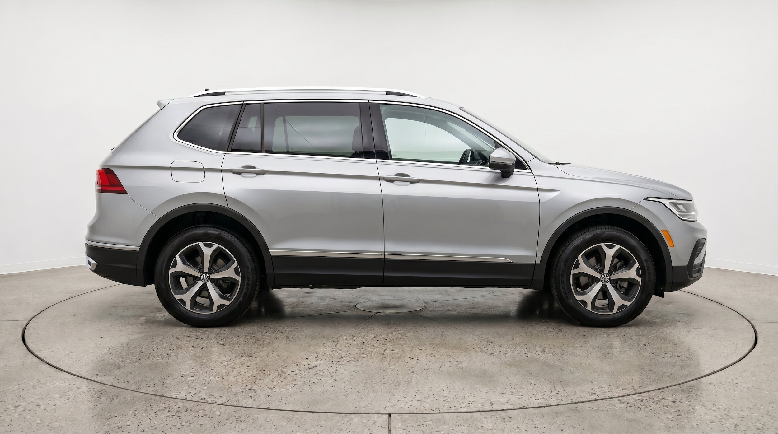 Thumbnail: 2026 Volkswagen Tiguan - 10