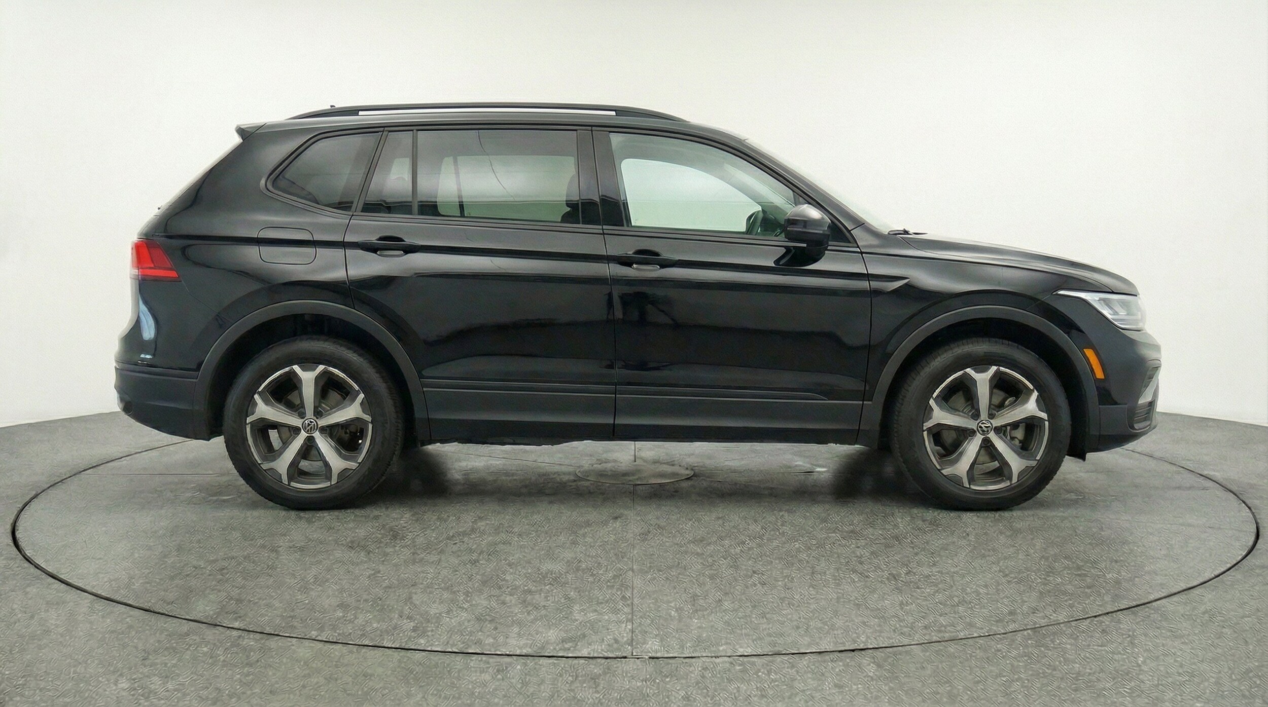 Thumbnail: 2026 Volkswagen Tiguan - 11