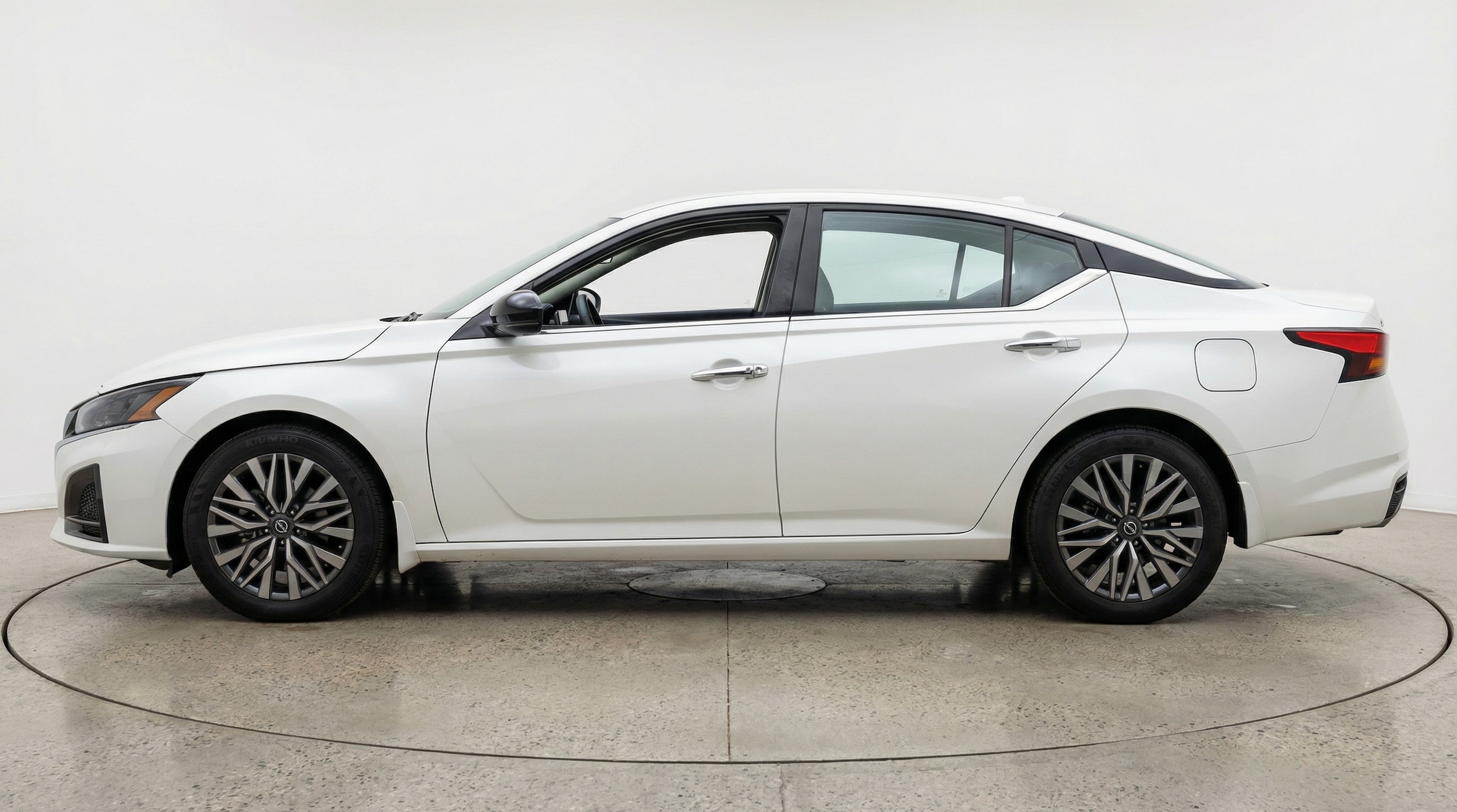Thumbnail: 2025 Nissan Altima - 4