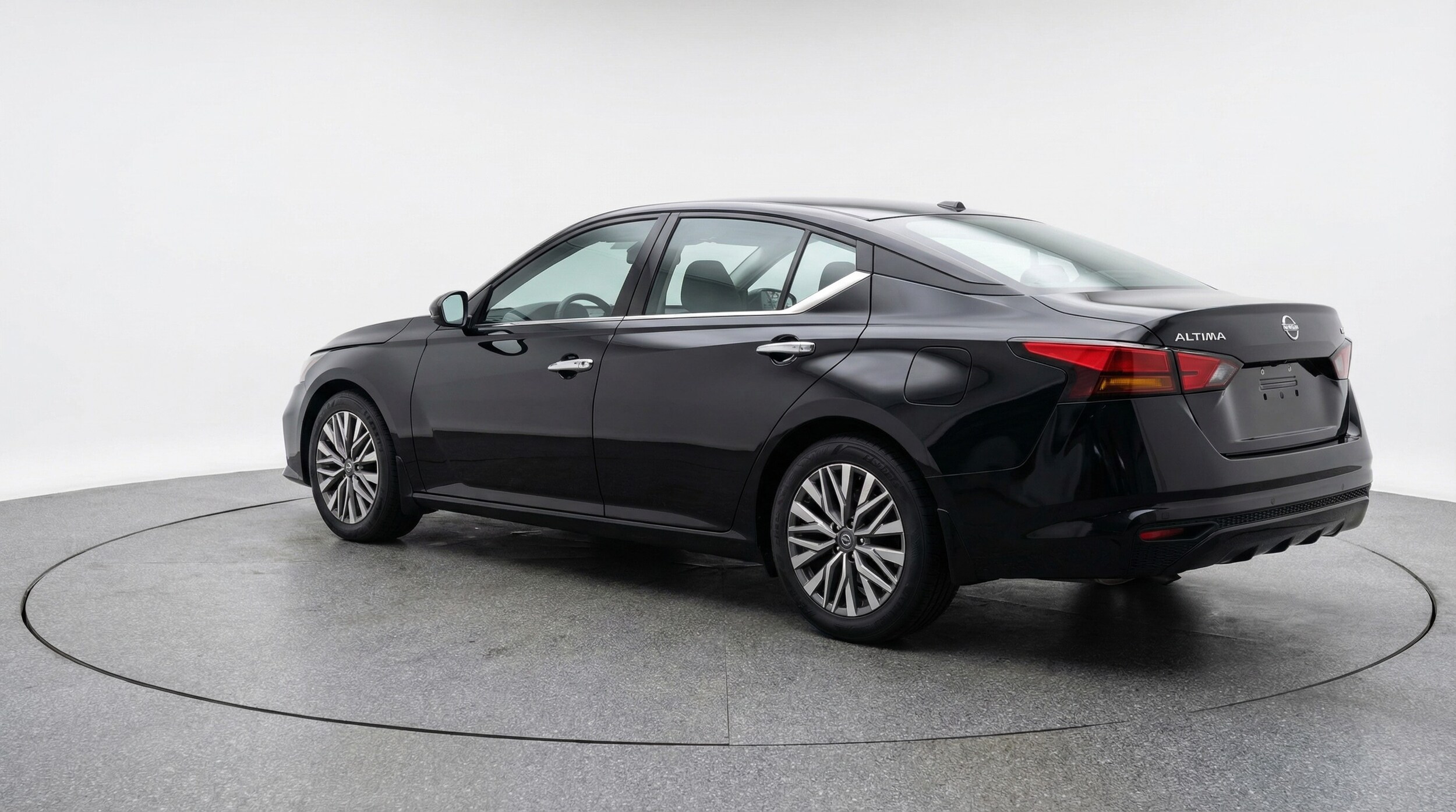 Thumbnail: 2025 Nissan Altima - 5