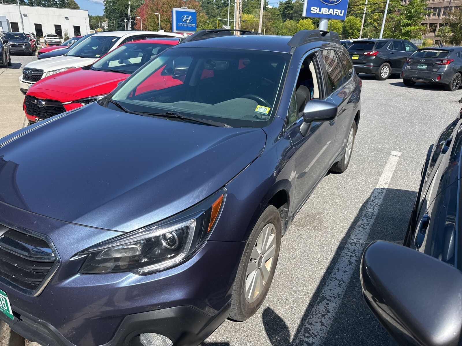 2018 Subaru Outback 2.5i Premium photo 2