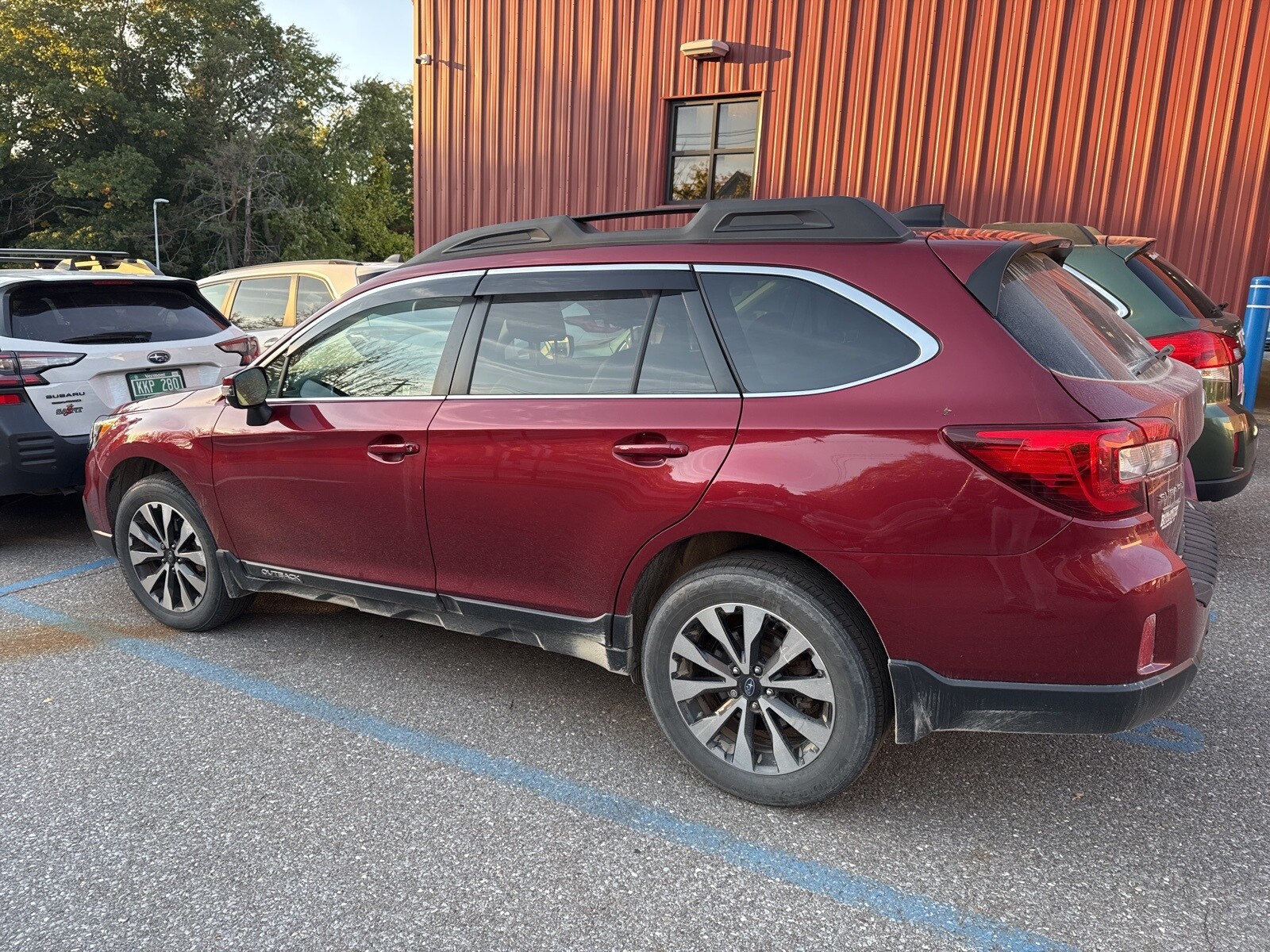 2016 Subaru Outback 2.5i Limited photo 4