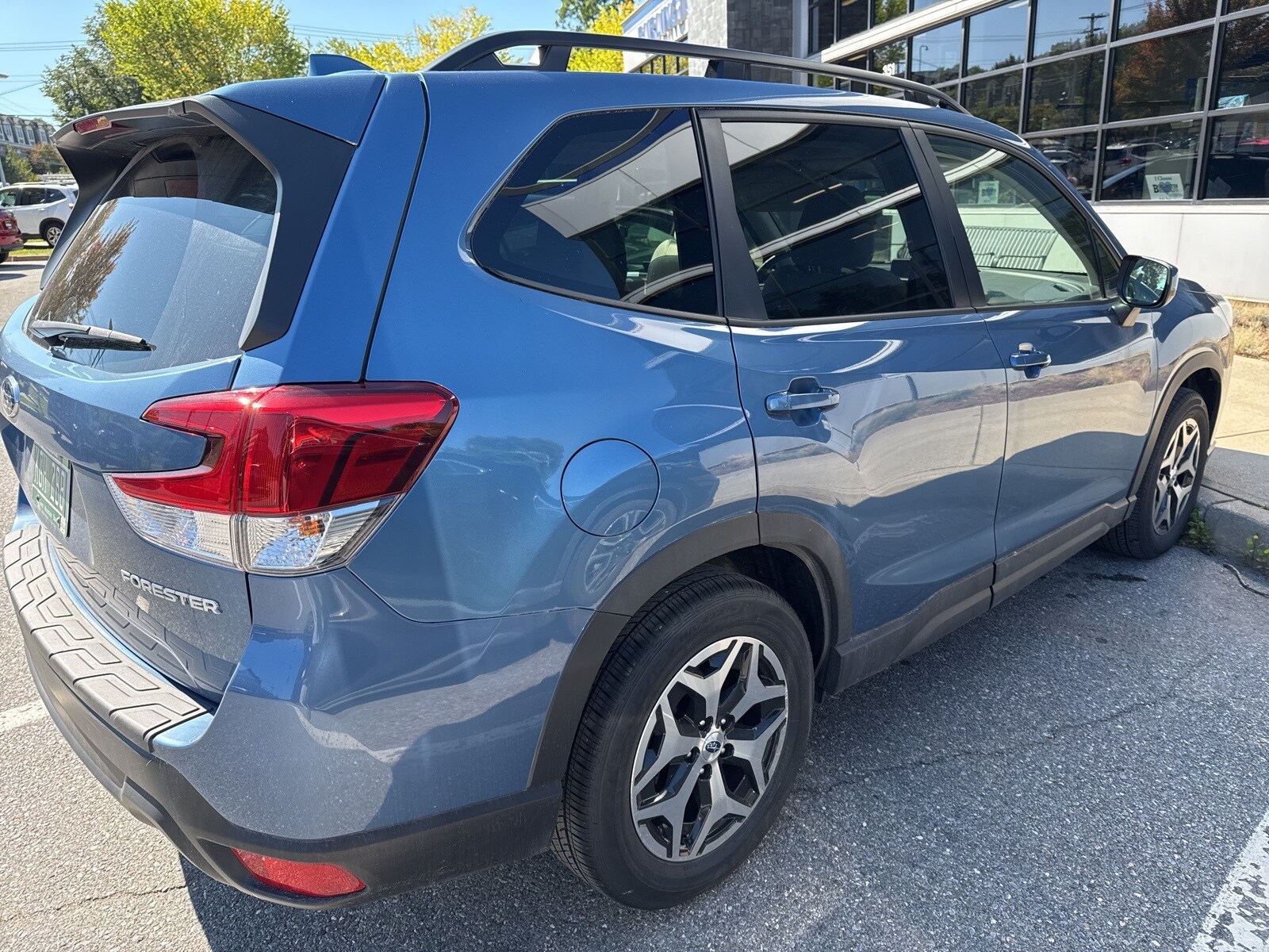2022 Subaru Forester Premium photo 2