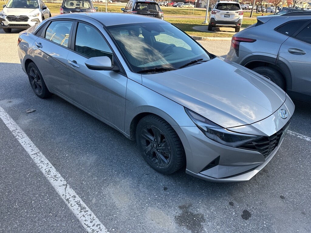Used 2022 Hyundai Elantra SEL Sedan