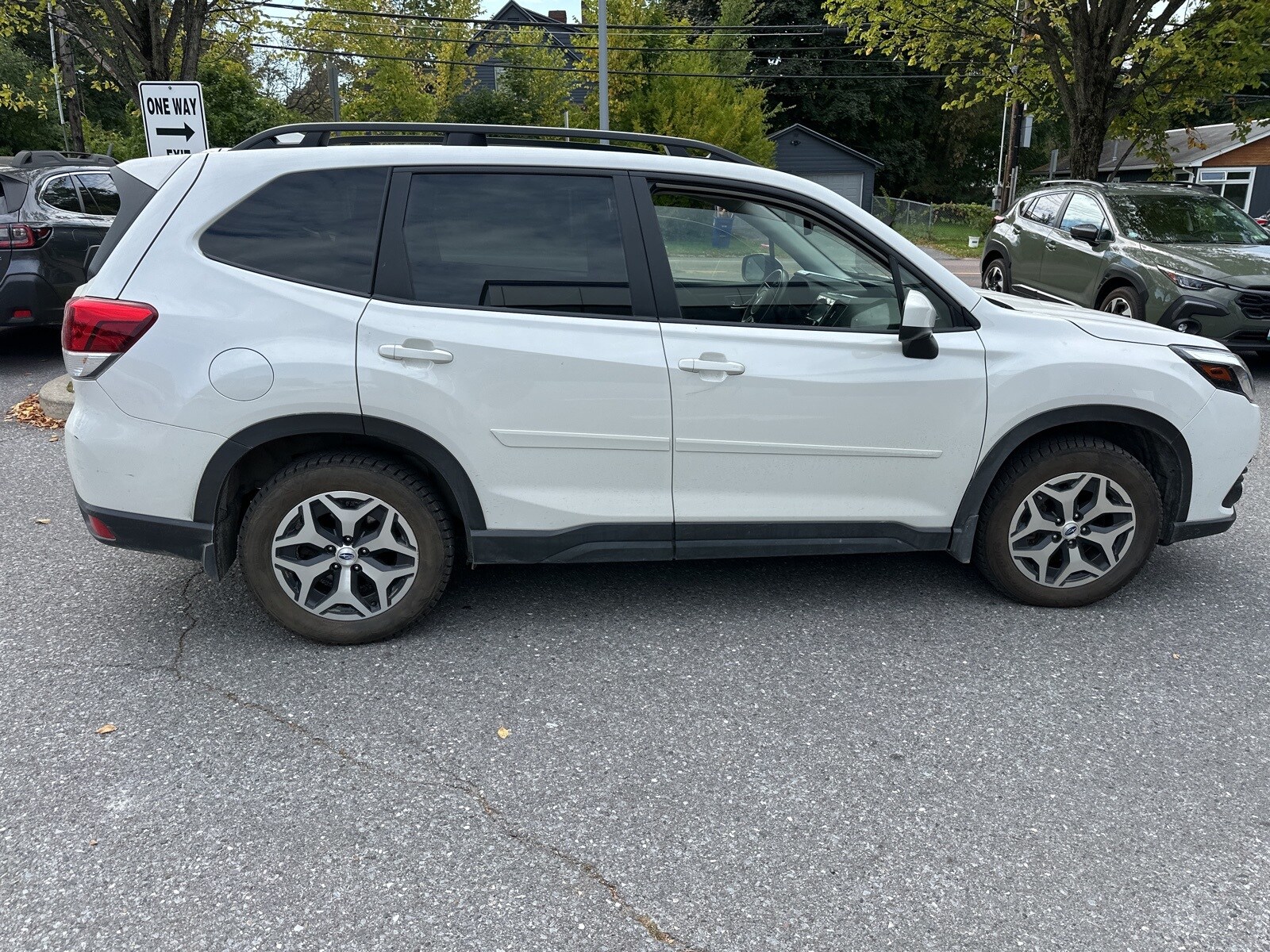 2023 Subaru Forester Premium photo 2