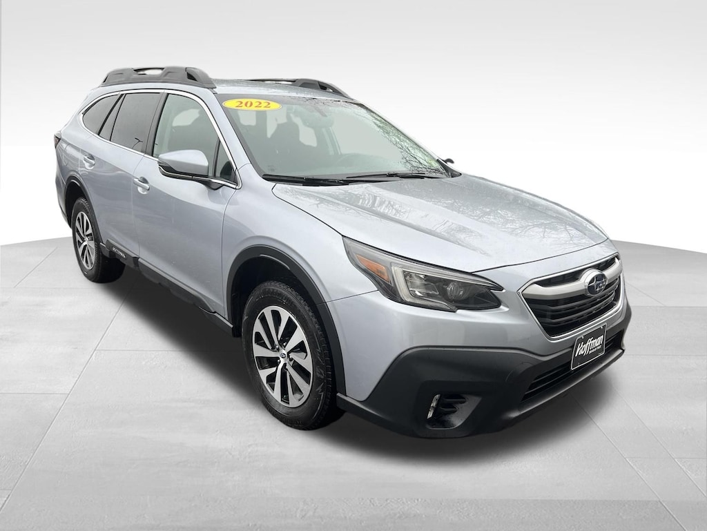Used 2022 Subaru Outback Premium SUV