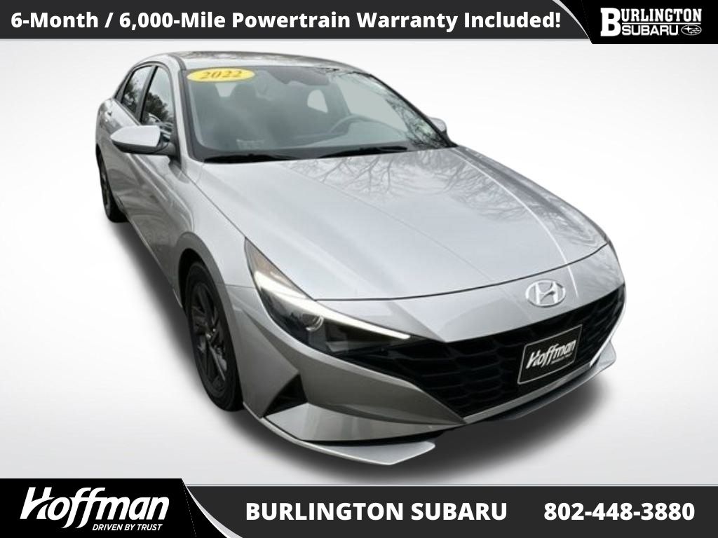 2022 Hyundai Elantra SEL's photo