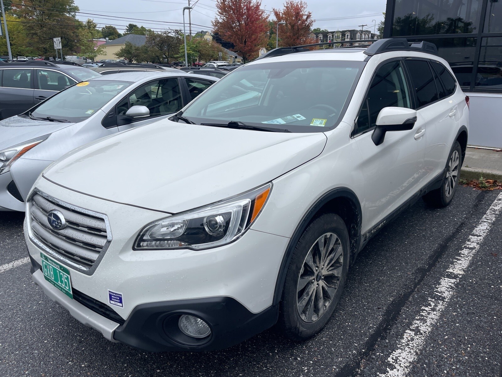 2017 Subaru Outback 3.6R Limited photo 2