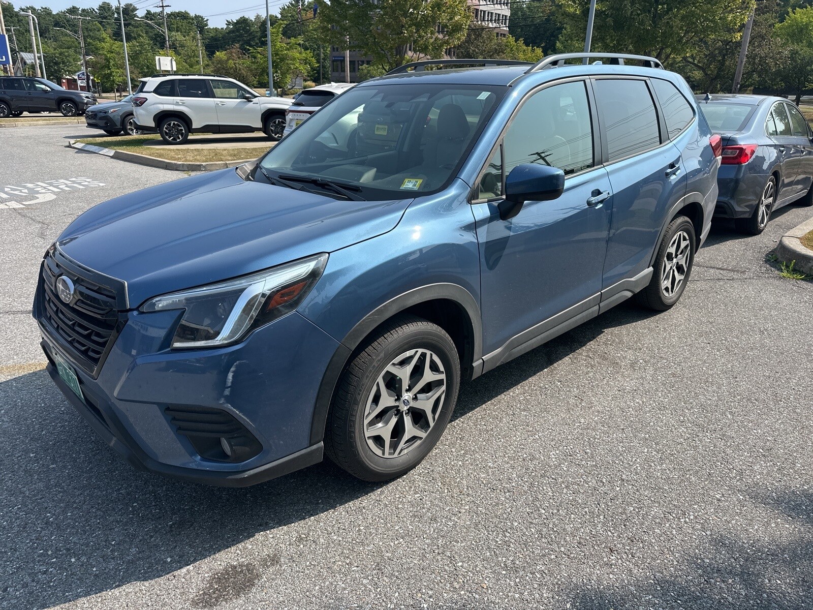 2023 Subaru Forester Premium photo 2