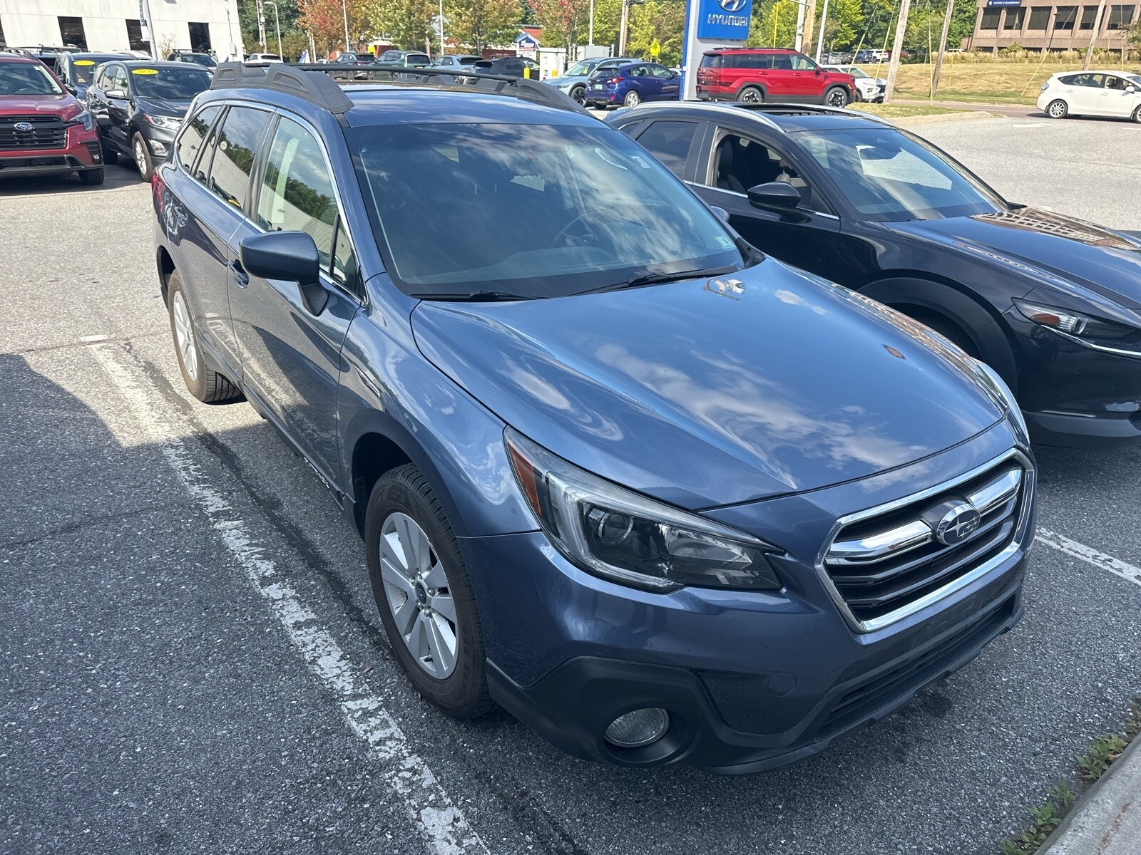 2018 Subaru Outback 2.5i Premium photo 2