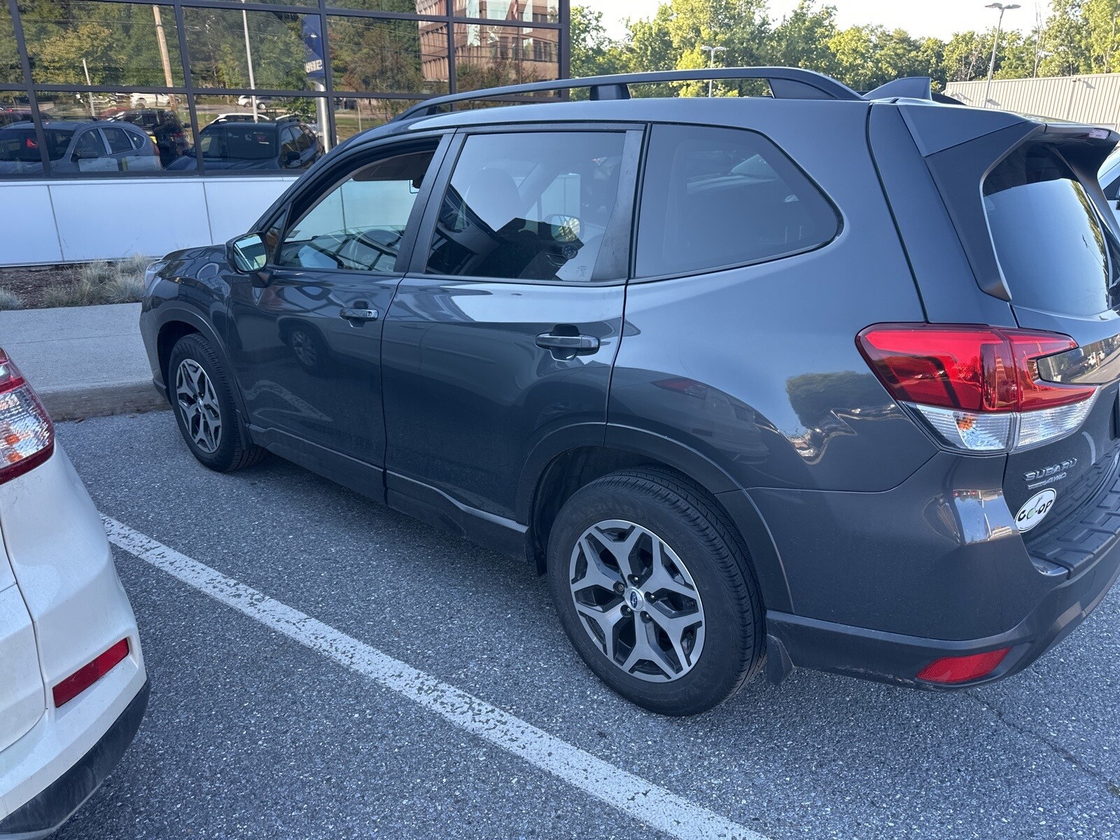 2020 Subaru Forester Premium photo 3