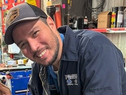 Staff member Carlos m from 8c53438f70cd