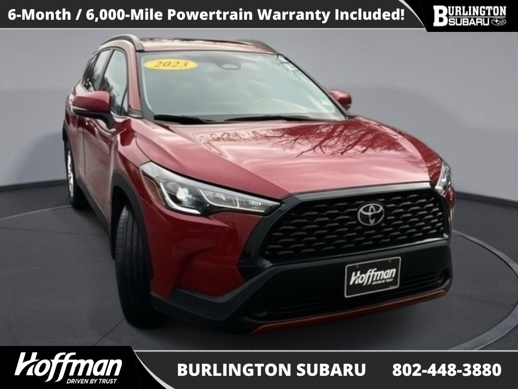 2023 Toyota Corolla Cross LE's photo