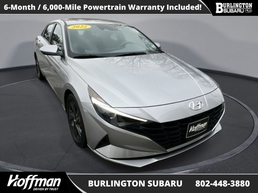 2022 Hyundai Elantra SEL's photo