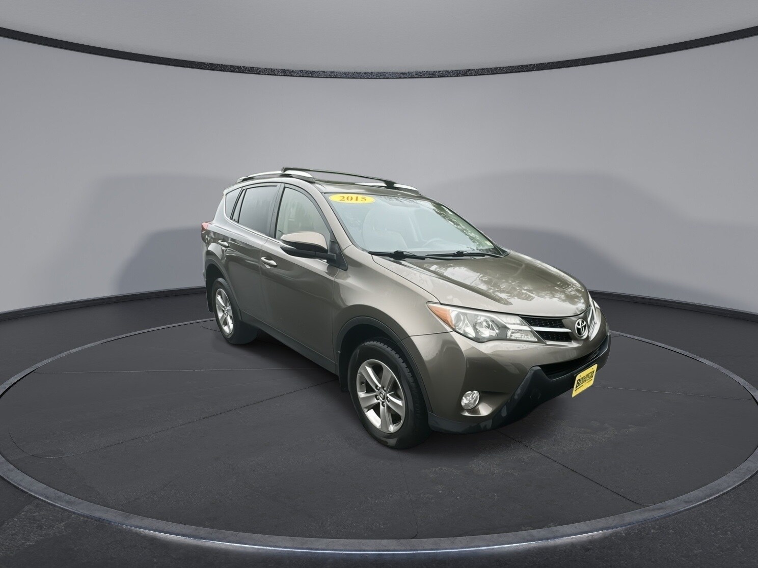 2015 Toyota RAV4 XLE photo 2
