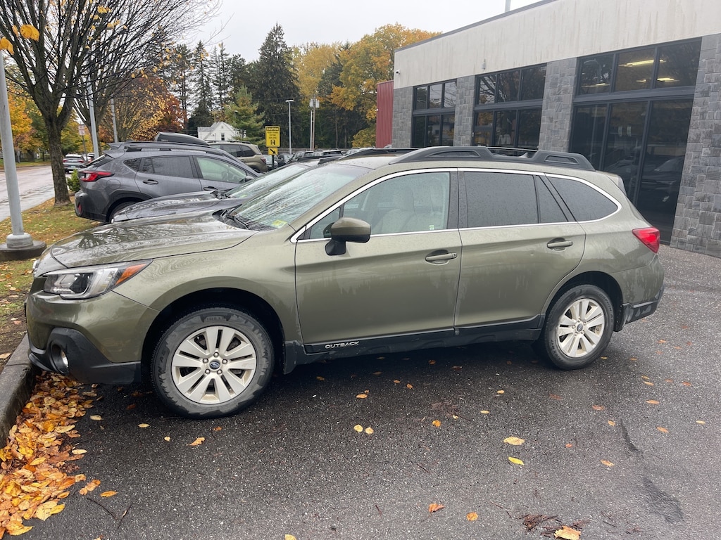 Used 2018 Subaru Outback 2.5i Premium with SUV
