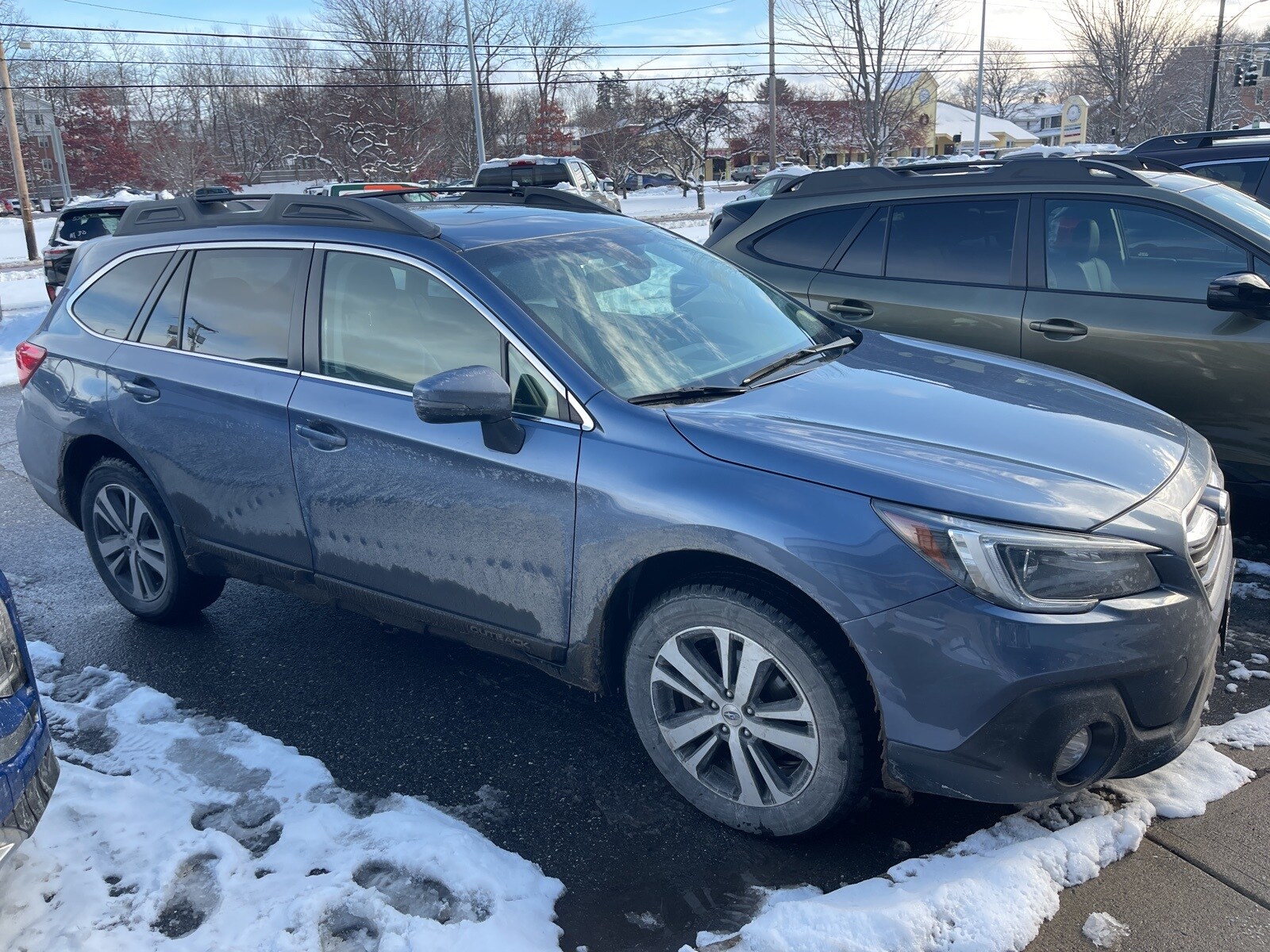 2018 Subaru Outback 3.6R Limited photo 2