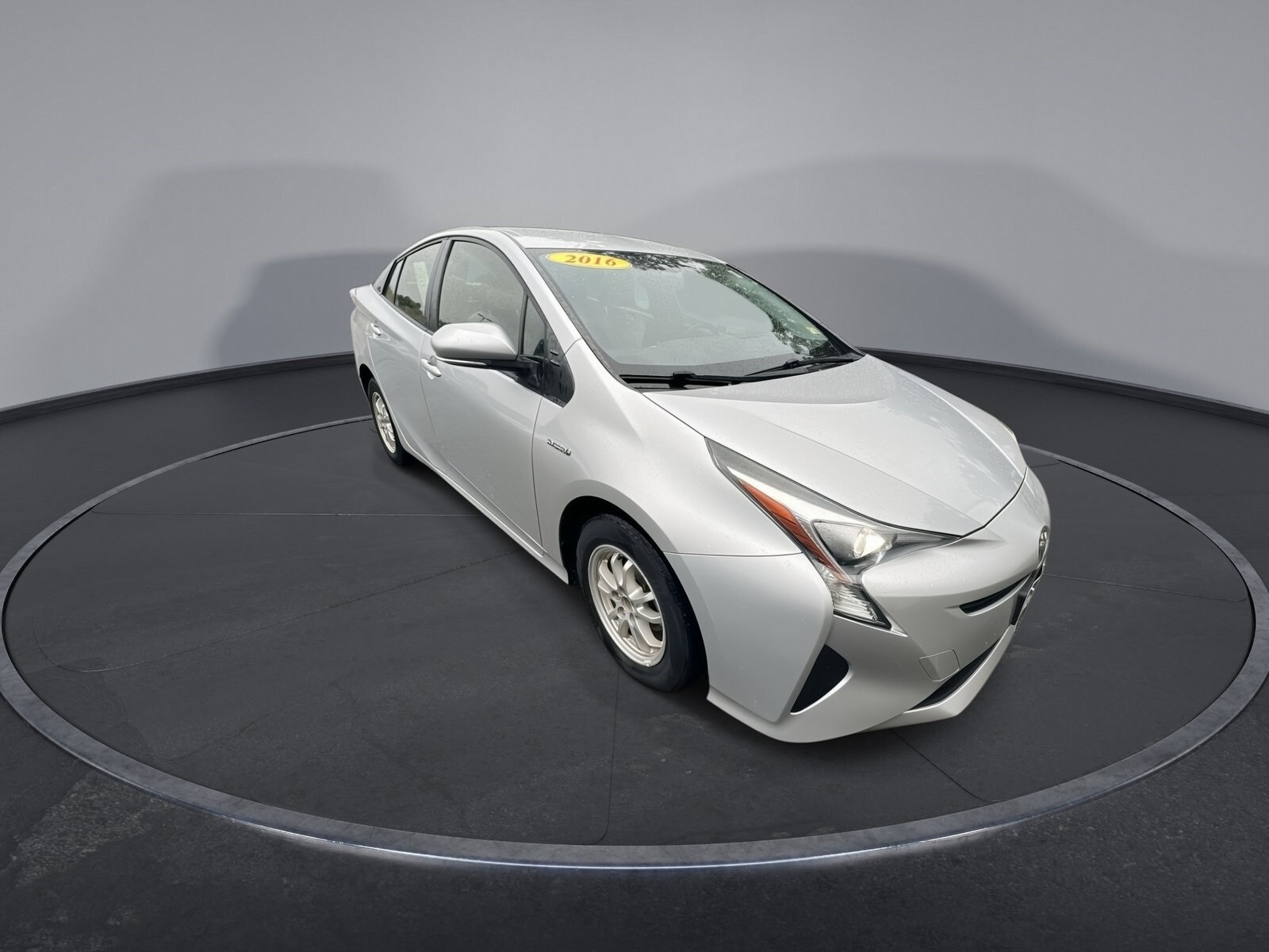 2016 Toyota Prius Two photo 2