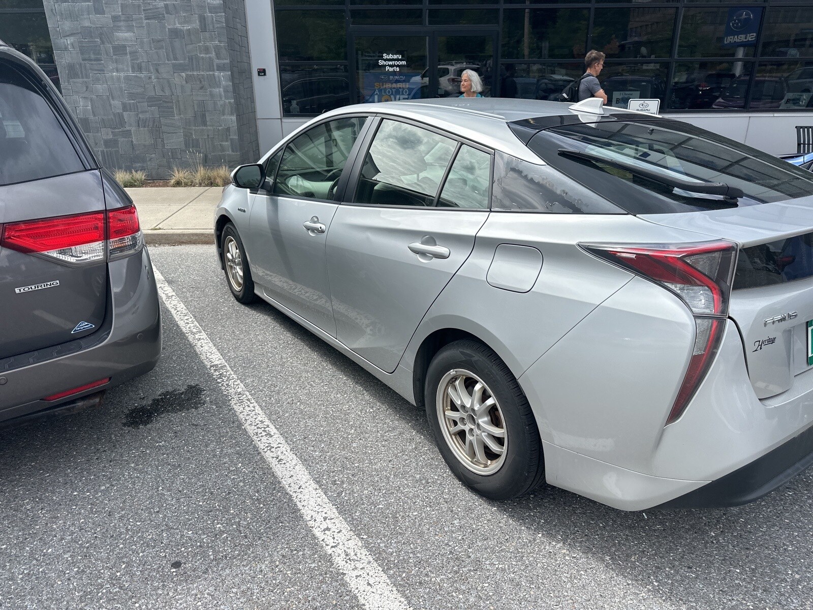 2016 Toyota Prius Two photo 3