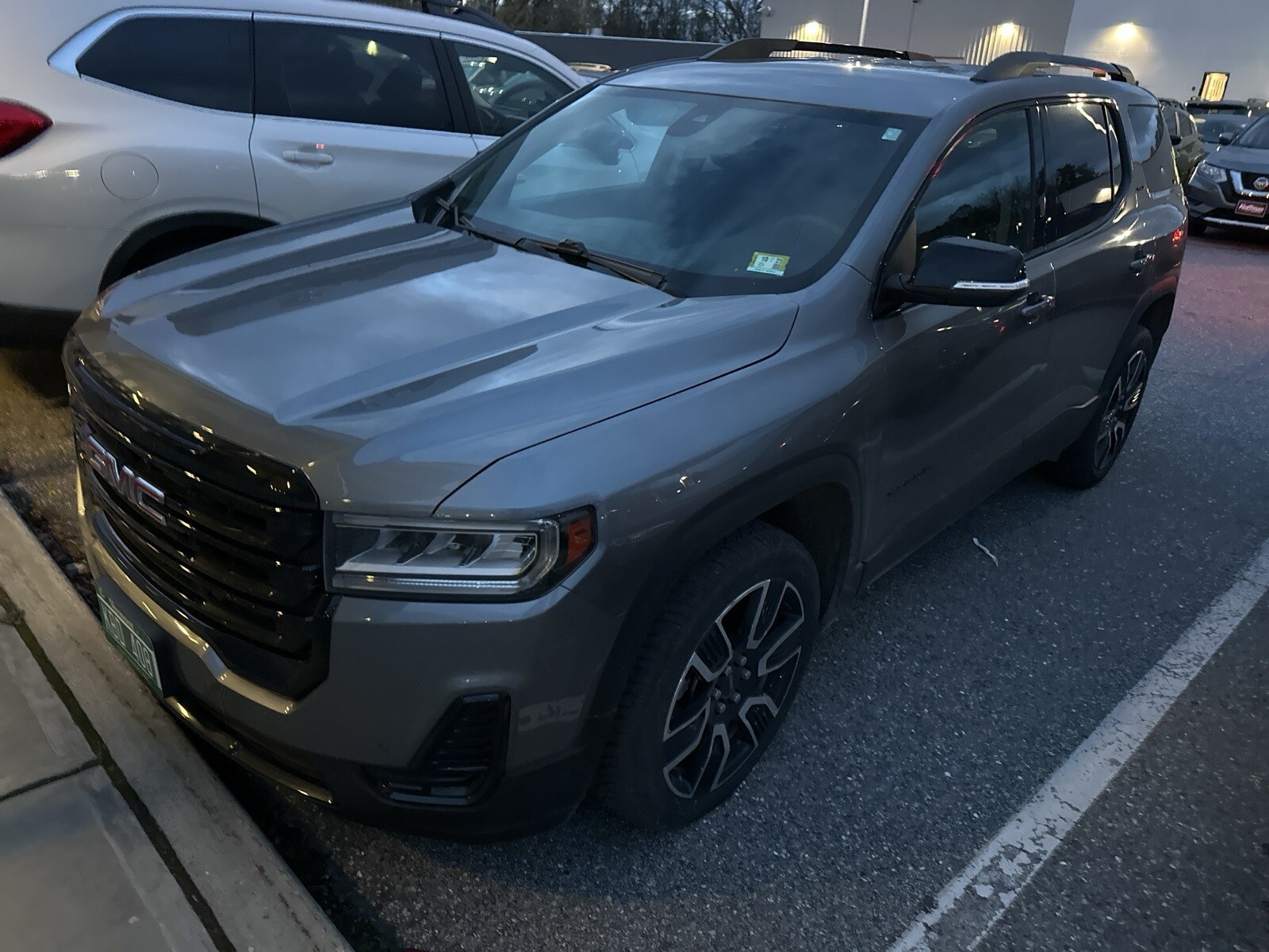 2021 Gmc Acadia SLE photo 3