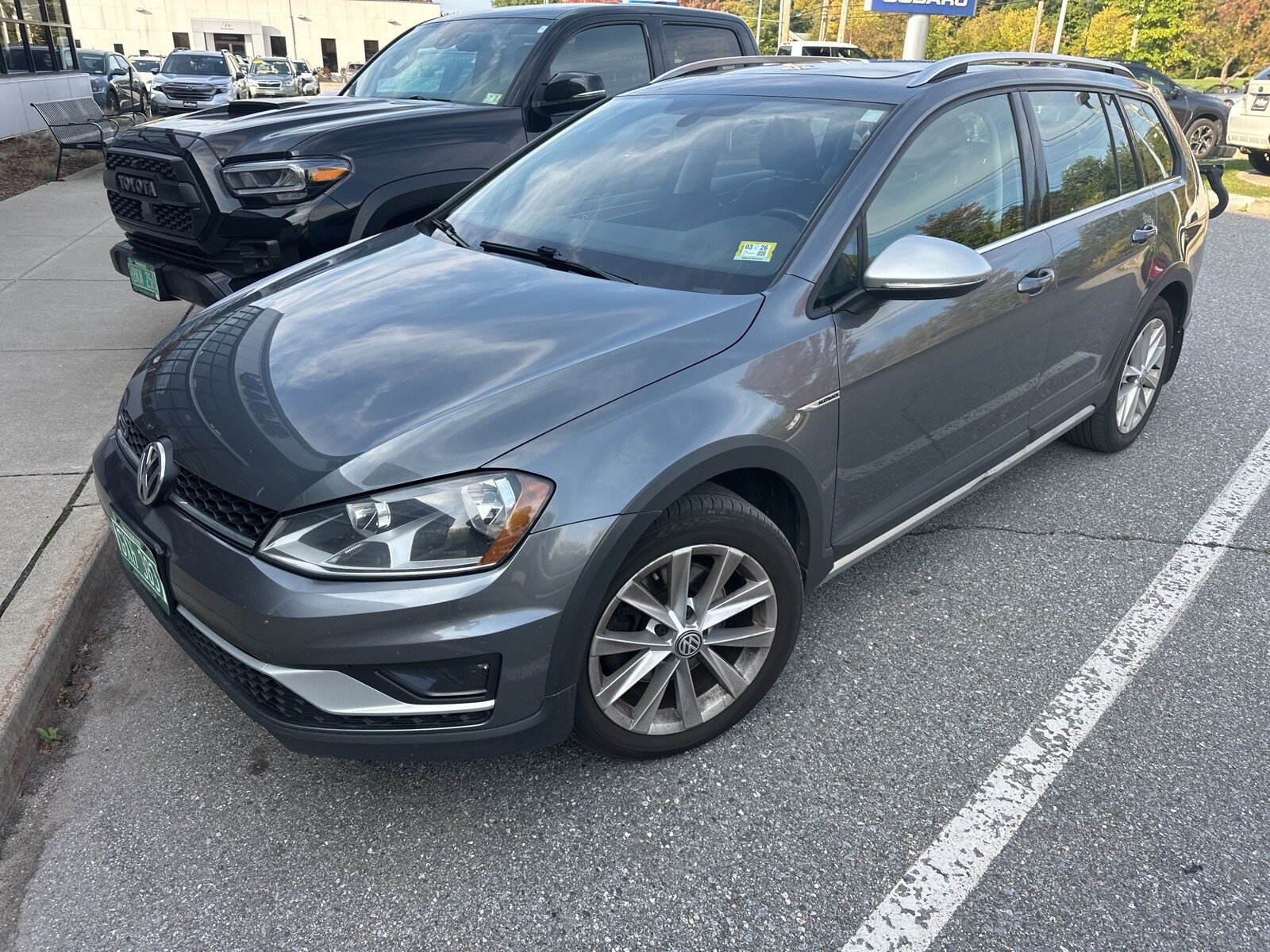 2017 Volkswagen Golf Alltrack TSI photo 2