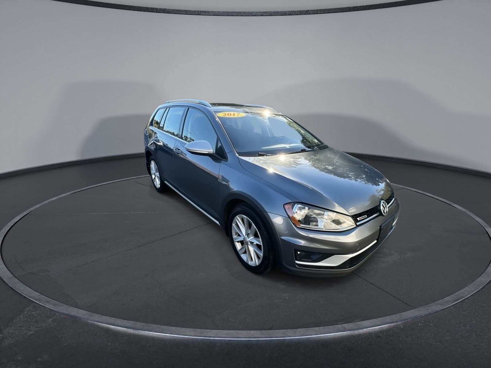 2017 Volkswagen Golf Alltrack TSI photo 2