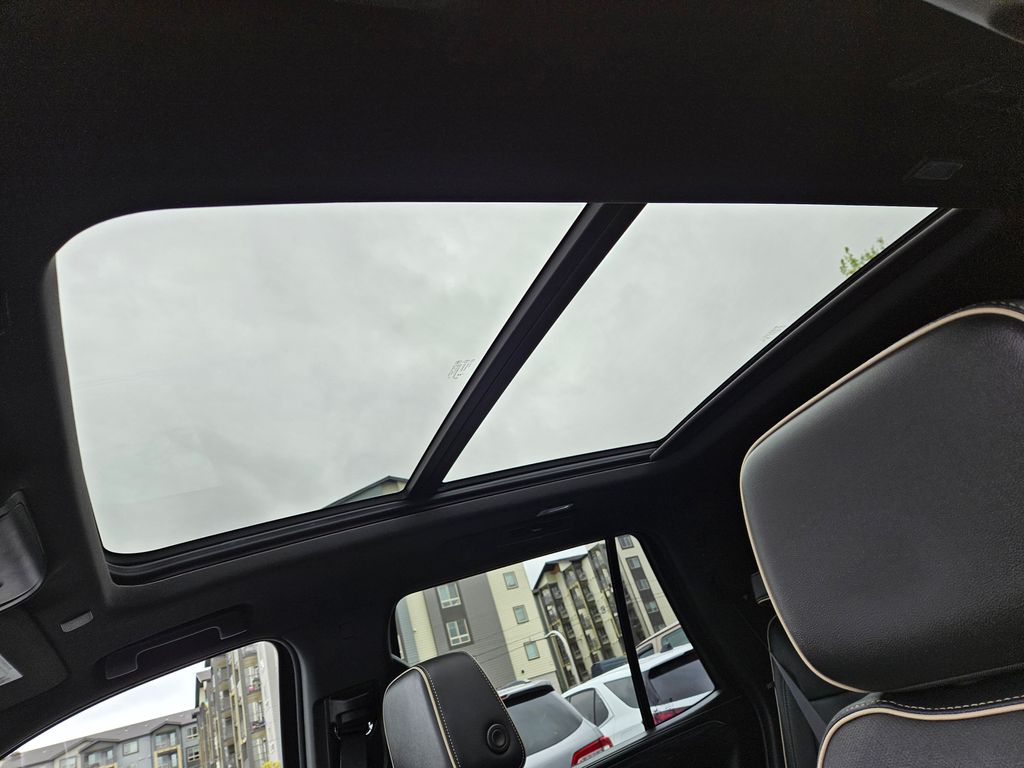 2023 GMC Yukon SLT - Photo 25