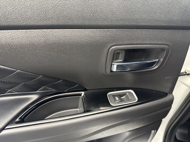 2021 Mitsubishi Outlander GT - Photo 40