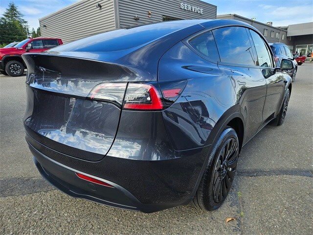 2024 Tesla Model Y Long Range photo 3