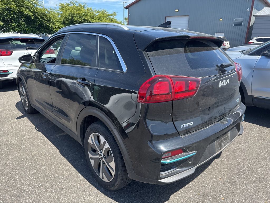 2022 Kia Niro EV S photo 2