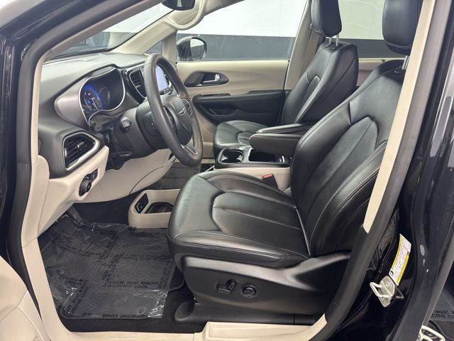 2024 Chrysler Pacifica Touring L - Photo 16
