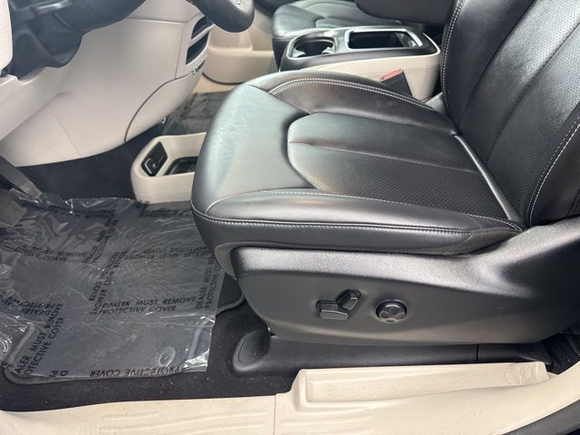2024 Chrysler Pacifica Touring L - Photo 36