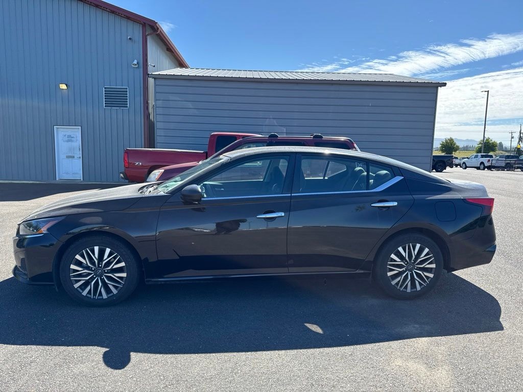 Used 2024 Nissan Altima 2.5 SV Sedan