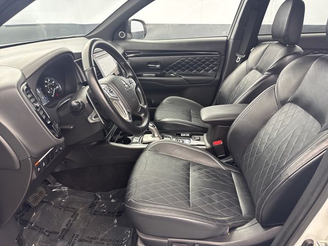2021 Mitsubishi Outlander GT - Photo 17