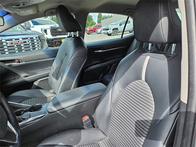 2019 Toyota Camry LE photo 4