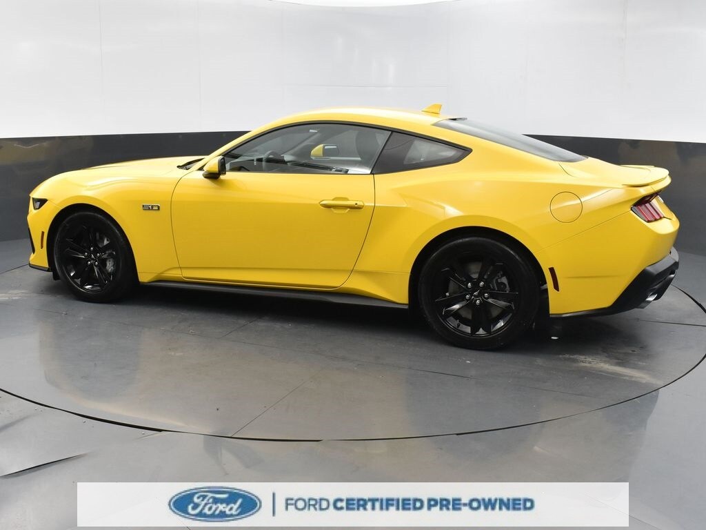 2024 Ford Mustang GT photo 2