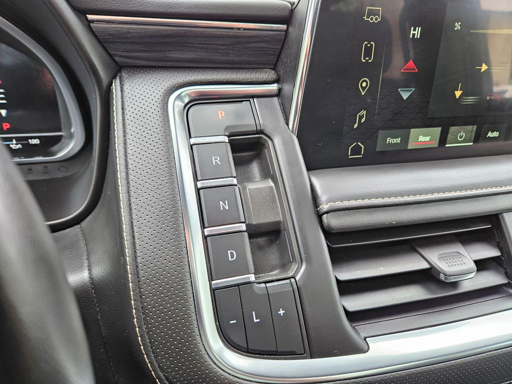 2023 GMC Yukon SLT - Photo 30