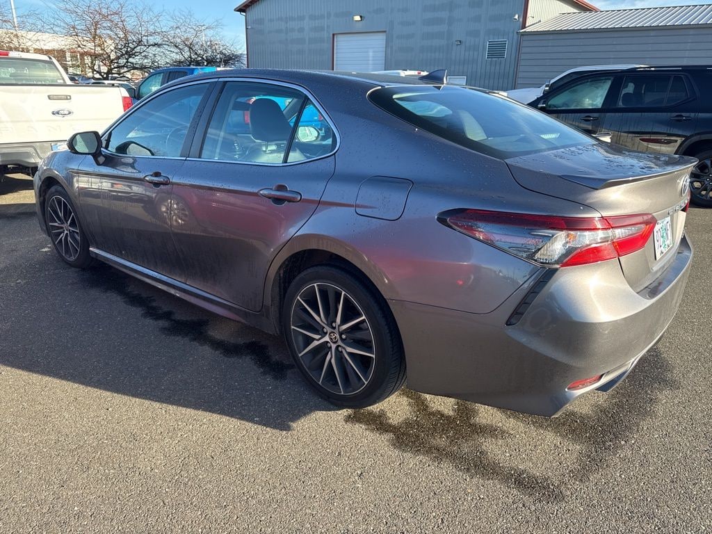 Used 2022 Toyota Camry SE Sedan