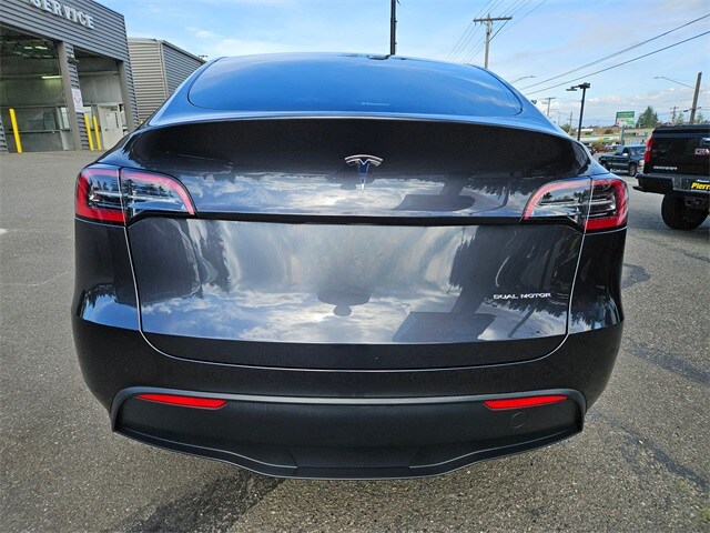 2024 Tesla Model Y Long Range photo 4