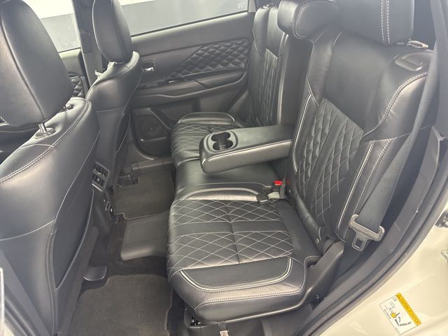 2021 Mitsubishi Outlander GT - Photo 39